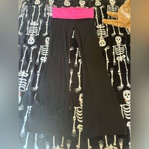 NWOT Victoria’s Secret PINK - Black Leggings With Pink Fold-over - Bling Decal